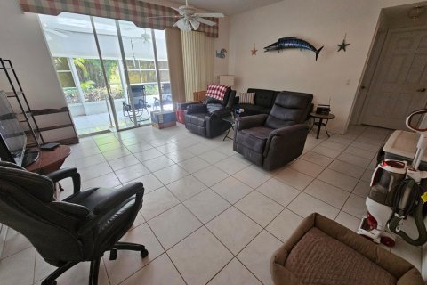House in Port St. Lucie, Florida 2 bedrooms, 164.07 sq.m. № 2270647 - photo 21