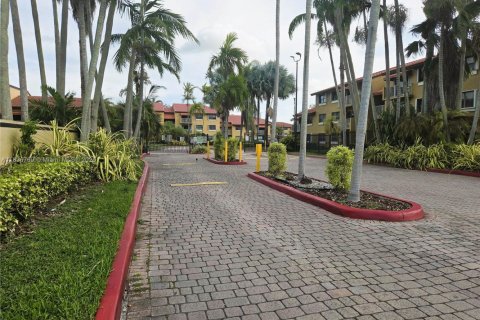 Copropriété à louer à Miami, Floride: 2 chambres, 83.24 m2 № 1878348 - photo 2