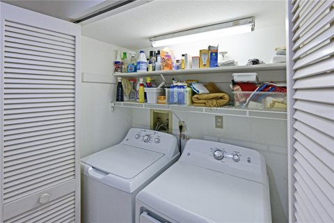 Villa ou maison à vendre à Bradenton, Floride: 3 chambres, 198.81 m2 № 2342015 - photo 26