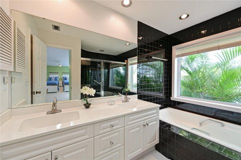 Villa ou maison à vendre à Bradenton, Floride: 3 chambres, 198.81 m2 № 2342015 - photo 18