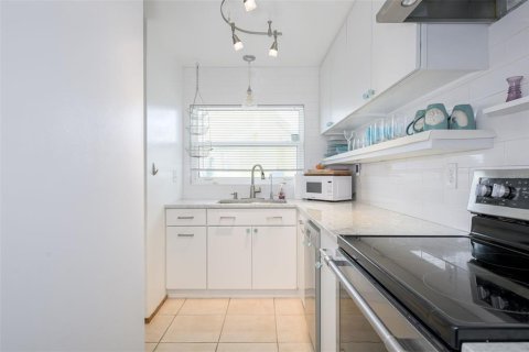 Touwnhouse à vendre à Ponce Inlet, Floride: 2 chambres, 110.55 m2 № 2095077 - photo 11