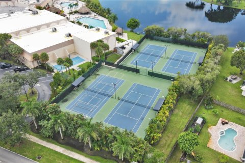 Copropriété à vendre à Weston, Floride: 2 chambres, 114.36 m2 № 2390166 - photo 29