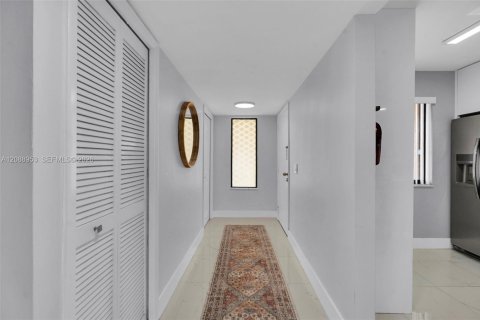 Copropriété à vendre à Weston, Floride: 2 chambres, 114.36 m2 № 2390166 - photo 6