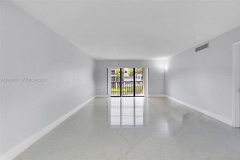 Copropriété à vendre à Weston, Floride: 2 chambres, 114.36 m2 № 2390166 - photo 10