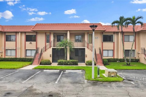 Copropriété à vendre à Weston, Floride: 2 chambres, 114.36 m2 № 2390166 - photo 3