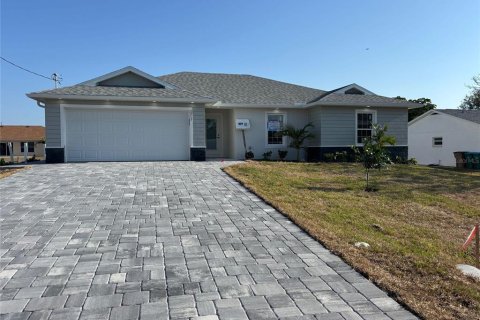 House in Cape Coral, Florida 4 bedrooms, 168.06 sq.m. № 1335173 - photo 2