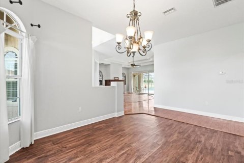 House in Weeki Wachee, Florida 3 bedrooms, 281.31 sq.m. № 1545332 - photo 6