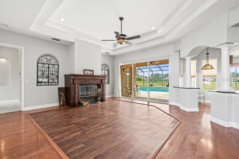 House in Weeki Wachee, Florida 3 bedrooms, 281.31 sq.m. № 1545332 - photo 7