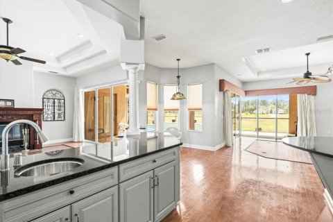 House in Weeki Wachee, Florida 3 bedrooms, 281.31 sq.m. № 1545332 - photo 19