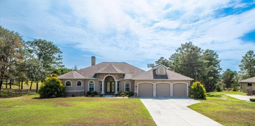 House in Weeki Wachee, Florida 3 bedrooms, 281.31 sq.m. № 1545332