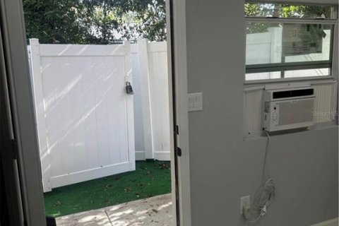 Appartement à louer à Tampa, Floride: 1 chambre, 60.39 m2 № 2424132 - photo 2