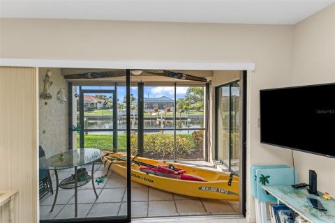 Condo in Punta Gorda, Florida, 2 bedrooms  № 2395869 - photo 18