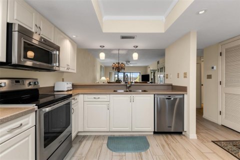 Condo in Punta Gorda, Florida, 2 bedrooms  № 2395869 - photo 10