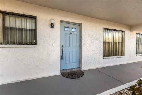 Condo in Punta Gorda, Florida, 2 bedrooms  № 2395869 - photo 9