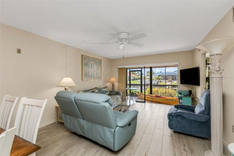 Condo in Punta Gorda, Florida, 2 bedrooms  № 2395869 - photo 17
