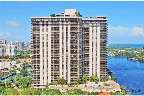 Condo in Aventura, Florida, 2 bedrooms  № 2042086 - photo 2