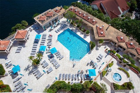 Condo in Aventura, Florida, 2 bedrooms  № 2042086 - photo 15