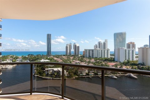 Condo in Aventura, Florida, 2 bedrooms  № 2042086 - photo 3