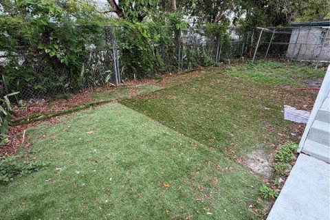 Снять в аренду виллу или дом в Майами, Флорида 1 спальня, 130.43м2, № 2050874 - фото 10