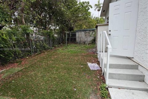 Снять в аренду виллу или дом в Майами, Флорида 1 спальня, 130.43м2, № 2050874 - фото 9