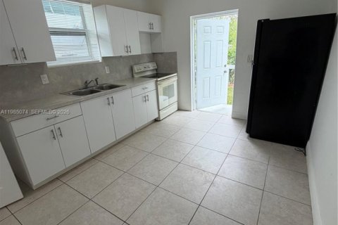 Снять в аренду виллу или дом в Майами, Флорида 1 спальня, 130.43м2, № 2050874 - фото 8