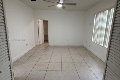 Дом в Майами, Флорида 1 спальня, 130.43м2 № 2050874