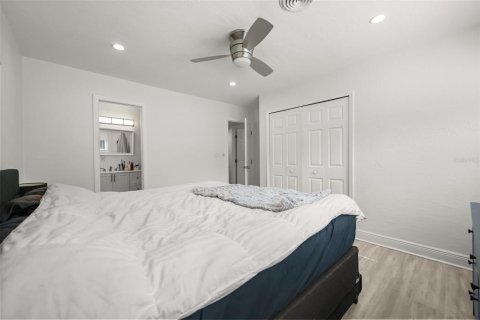 House in Orlando, Florida 3 bedrooms, 185.34 sq.m. № 2239453 - photo 15