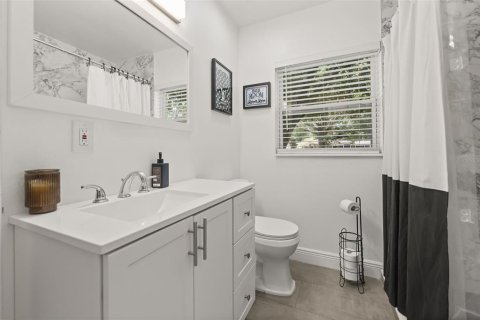 House in Orlando, Florida 3 bedrooms, 185.34 sq.m. № 2239453 - photo 18