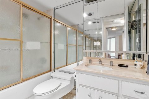 Купить кондоминиум в Майами-Бич, Флорида 1 спальня, 84.73м2, № 2037947 - фото 13