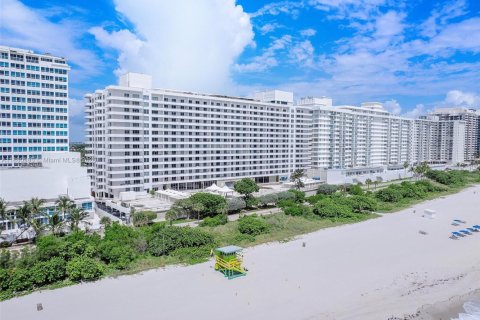 Купить кондоминиум в Майами-Бич, Флорида 1 спальня, 84.73м2, № 2037947 - фото 2
