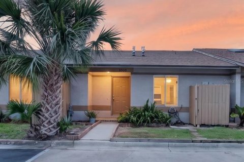 Townhouse in Winter Garden, Florida 2 bedrooms, 75.62 sq.m. № 2148338