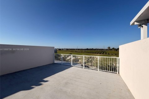 Touwnhouse à vendre à Homestead, Floride: 4 chambres, 129.88 m2 № 2025373 - photo 14