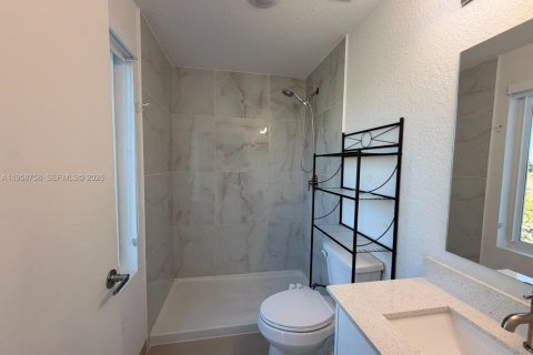 Touwnhouse à vendre à Homestead, Floride: 4 chambres, 129.88 m2 № 2025373 - photo 18