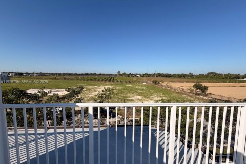 Touwnhouse à vendre à Homestead, Floride: 4 chambres, 129.88 m2 № 2025373 - photo 11