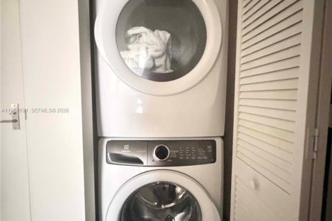 Condominio en venta en Sunny Isles Beach, Florida, 2 dormitorios, 141.58 m2 № 2029515 - foto 15