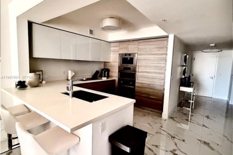 Condominio en venta en Sunny Isles Beach, Florida, 2 dormitorios, 141.58 m2 № 2029515 - foto 12
