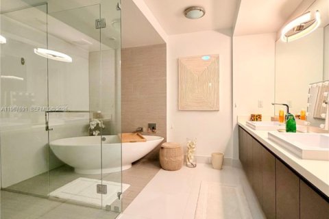 Condominio en venta en Sunny Isles Beach, Florida, 2 dormitorios, 141.58 m2 № 2029515 - foto 9