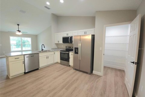 Villa ou maison à louer à Citrus Springs, Floride: 3 chambres, 130.53 m2 № 2416241 - photo 3