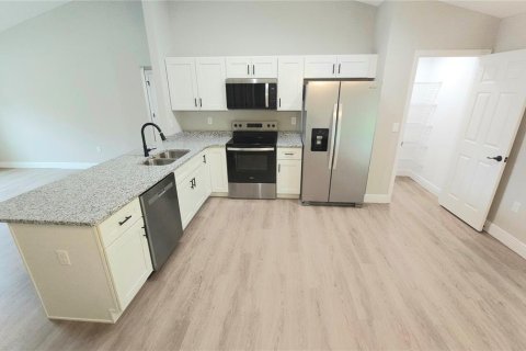 Villa ou maison à louer à Citrus Springs, Floride: 3 chambres, 130.53 m2 № 2416241 - photo 2