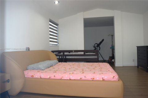 Casa en alquiler en Weston, Florida, 5 dormitorios, 273.23 m2 № 1971020 - foto 19