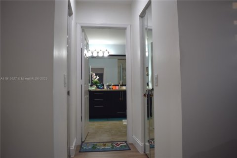 Casa en alquiler en Weston, Florida, 5 dormitorios, 273.23 m2 № 1971020 - foto 21