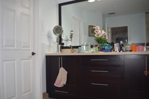 Casa en alquiler en Weston, Florida, 5 dormitorios, 273.23 m2 № 1971020 - foto 22