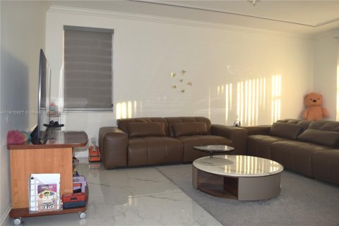 Casa en alquiler en Weston, Florida, 5 dormitorios, 273.23 m2 № 1971020 - foto 2