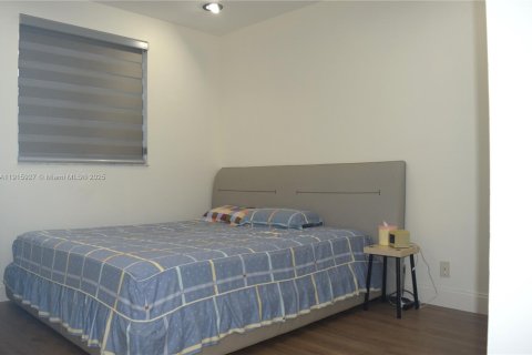 Casa en alquiler en Weston, Florida, 5 dormitorios, 273.23 m2 № 1971020 - foto 27