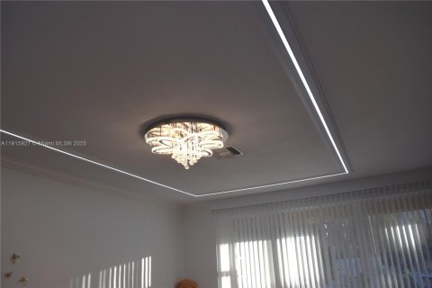 Casa en alquiler en Weston, Florida, 5 dormitorios, 273.23 m2 № 1971020 - foto 4