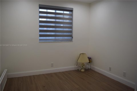 Casa en alquiler en Weston, Florida, 5 dormitorios, 273.23 m2 № 1971020 - foto 28