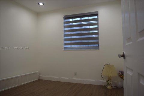 Casa en alquiler en Weston, Florida, 5 dormitorios, 273.23 m2 № 1971020 - foto 25