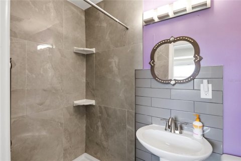 Villa ou maison à vendre à Venice, Floride: 2 chambres, 131.83 m2 № 2298379 - photo 21