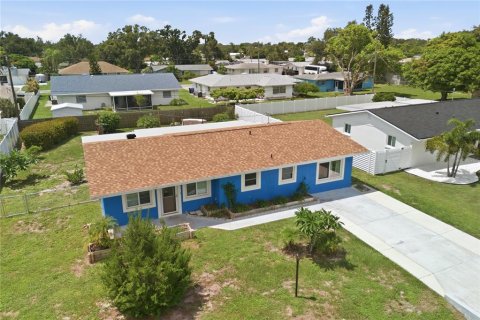 House in Venice, Florida 2 bedrooms, 131.83 sq.m. № 2298379