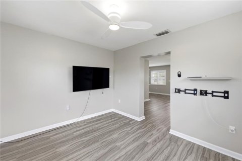 Villa ou maison à vendre à Venice, Floride: 2 chambres, 131.83 m2 № 2298379 - photo 10